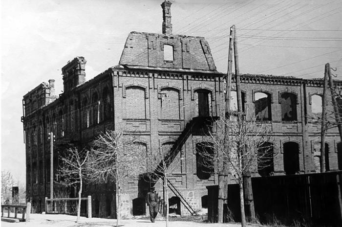 Иллюстрация к книге — Прислужники Гитлера. Немецкие разведывательно-диверсионные школы и курсы на территории Белоруссии в 1941–1944 гг. [i_009.jpg]