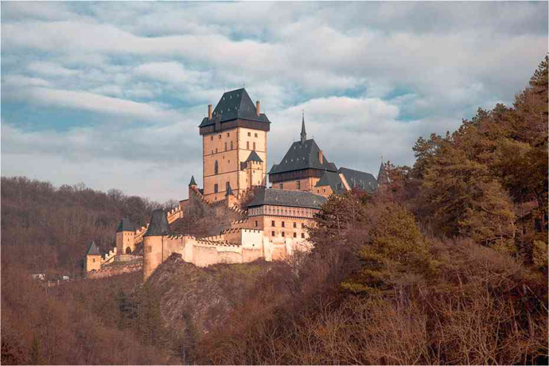 Иллюстрация к книге — Чешское время. Большая история маленькой страны: от святого Вацлава до Вацлава Гавела [i_209.jpg]