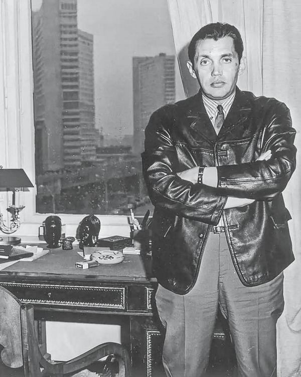 Иллюстрация к книге — Шуры-муры на Калининском [i_002.jpg]