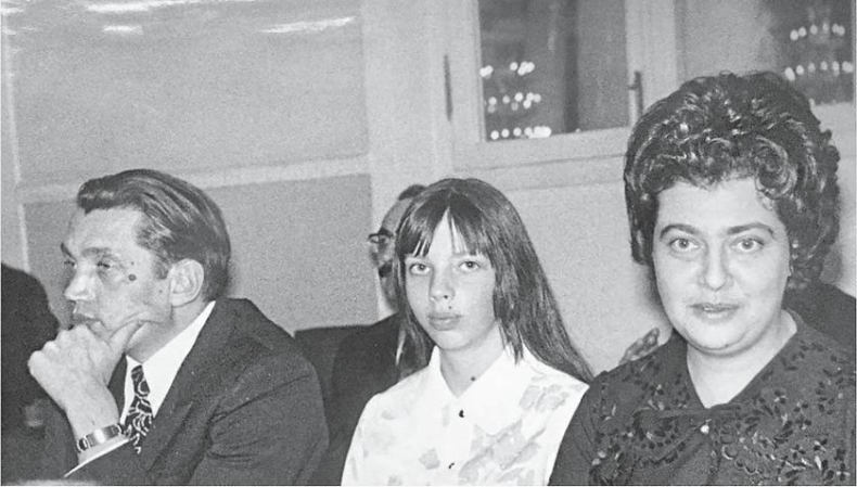 Иллюстрация к книге — Шуры-муры на Калининском [i_011.jpg]