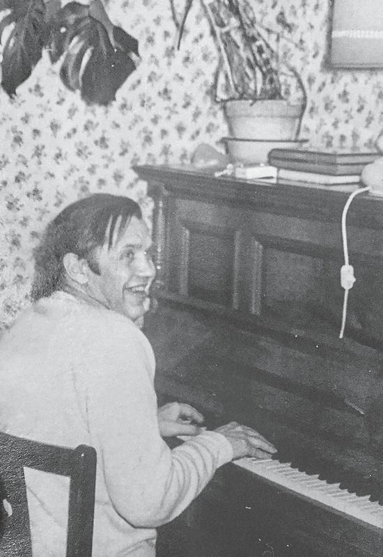 Иллюстрация к книге — Шуры-муры на Калининском [i_018.jpg]