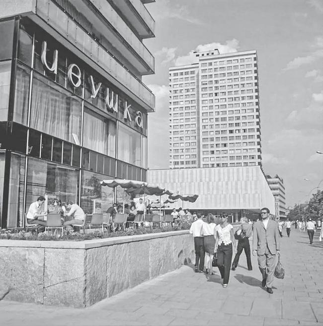 Иллюстрация к книге — Шуры-муры на Калининском [i_024.jpg]