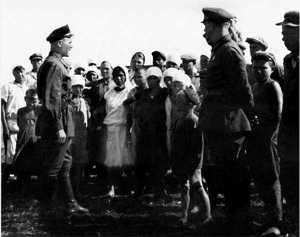 Иллюстрация к книге — Без войны и на войне [i_020.jpg]