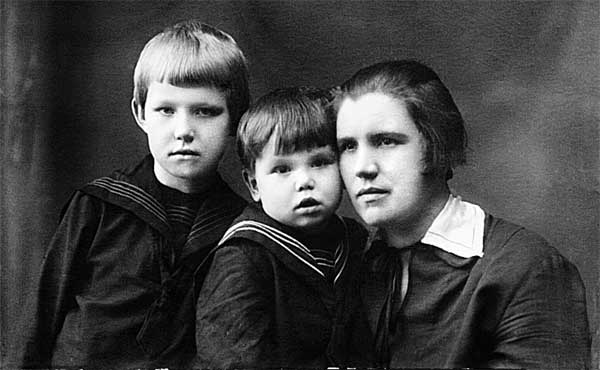 Иллюстрация к книге — Без войны и на войне [i_026.jpg]