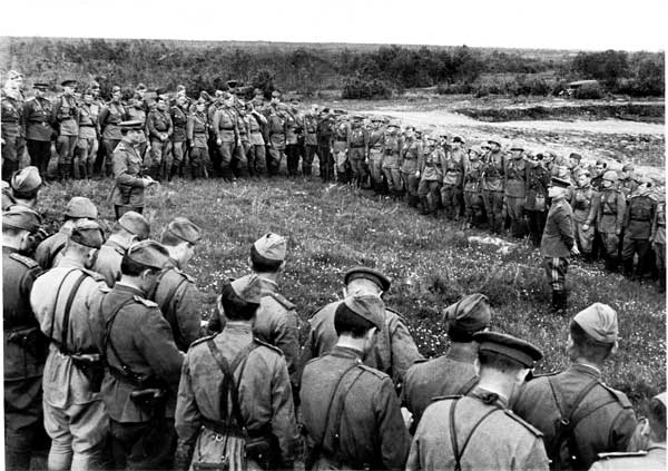 Иллюстрация к книге — Без войны и на войне [i_040.jpg]