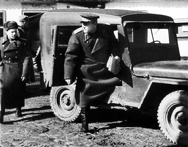 Иллюстрация к книге — Без войны и на войне [i_041.jpg]