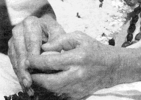 Иллюстрация к книге — Сердце йоги. Принципы построения индивидуальной практики. «Йога-сутры» Патанджали. «Йоганджалисара» Шри Кришнамачарья [i_009.jpg]