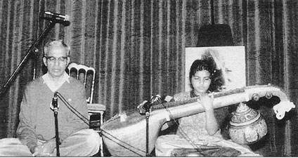 Иллюстрация к книге — Сердце йоги. Принципы построения индивидуальной практики. «Йога-сутры» Патанджали. «Йоганджалисара» Шри Кришнамачарья [i_017.jpg]