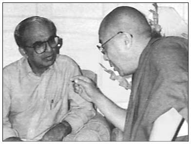 Иллюстрация к книге — Сердце йоги. Принципы построения индивидуальной практики. «Йога-сутры» Патанджали. «Йоганджалисара» Шри Кришнамачарья [i_536.jpg]