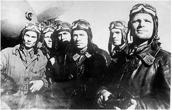 Иллюстрация к книге — Небо вторжения. Горячее лето 1941 года [i_034.jpg]