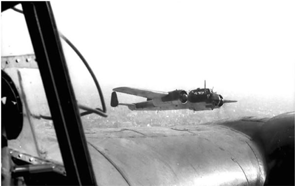 Иллюстрация к книге — Небо вторжения. Горячее лето 1941 года [i_038.jpg]