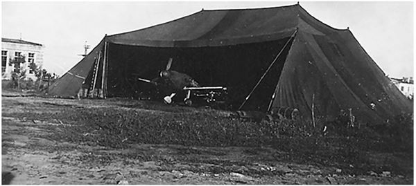 Иллюстрация к книге — Небо вторжения. Горячее лето 1941 года [i_055.jpg]