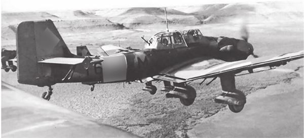 Иллюстрация к книге — Небо вторжения. Горячее лето 1941 года [i_059.jpg]