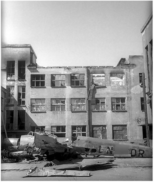 Иллюстрация к книге — Небо вторжения. Горячее лето 1941 года [i_062.jpg]