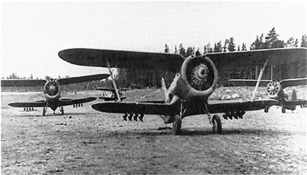 Иллюстрация к книге — Небо вторжения. Горячее лето 1941 года [i_097.jpg]