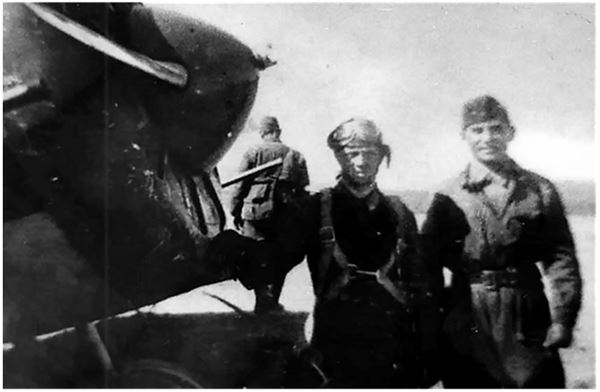 Иллюстрация к книге — Небо вторжения. Горячее лето 1941 года [i_099.jpg]