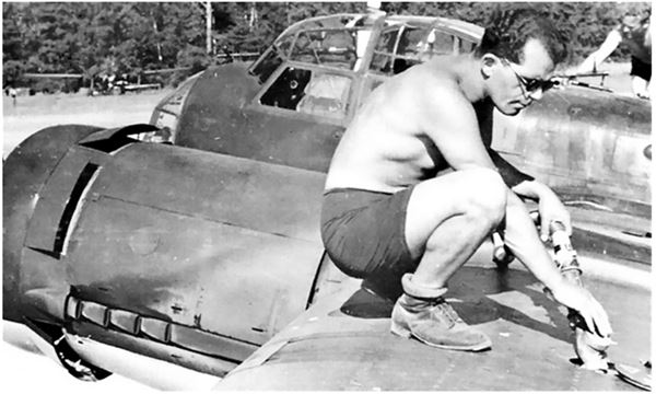 Иллюстрация к книге — Небо вторжения. Горячее лето 1941 года [i_155.jpg]