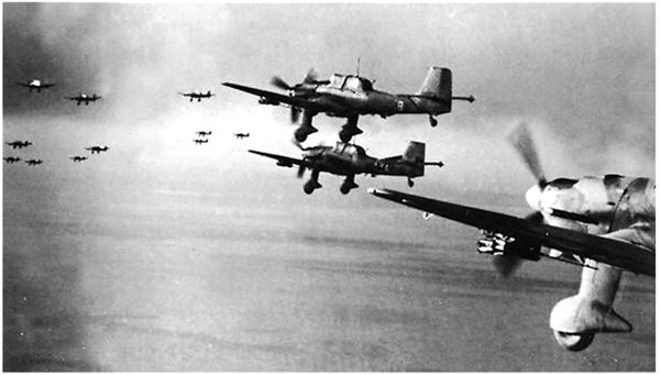 Иллюстрация к книге — Небо вторжения. Горячее лето 1941 года [i_158.jpg]