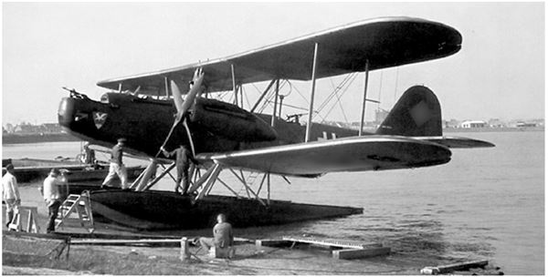 Иллюстрация к книге — Небо вторжения. Горячее лето 1941 года [i_191.jpg]