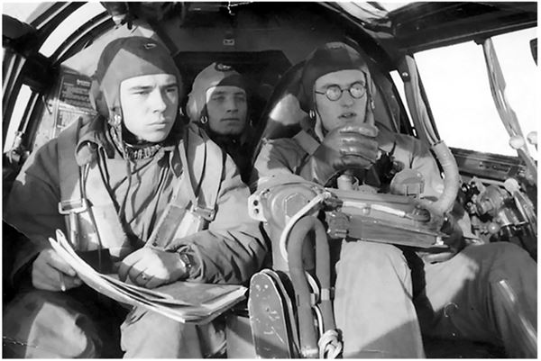 Иллюстрация к книге — Небо вторжения. Горячее лето 1941 года [i_260.jpg]