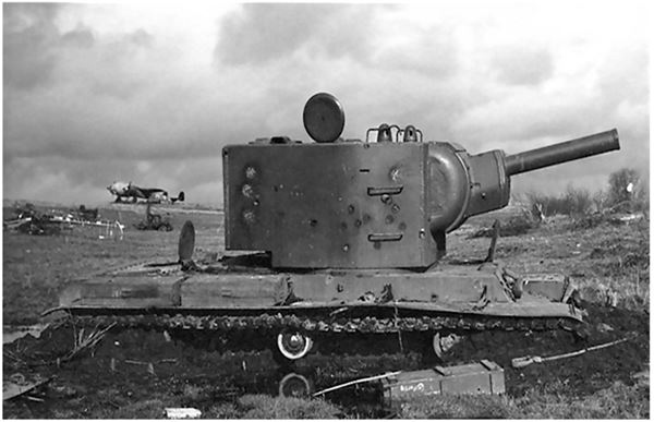 Иллюстрация к книге — Небо вторжения. Горячее лето 1941 года [i_286.jpg]