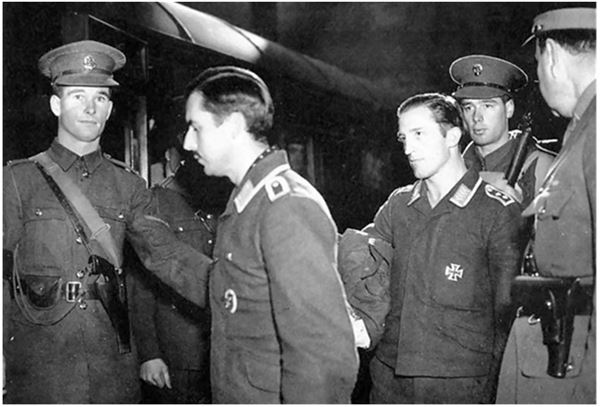 Иллюстрация к книге — Небо вторжения. Горячее лето 1941 года [i_323.jpg]