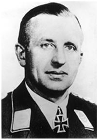 Иллюстрация к книге — Небо вторжения. Горячее лето 1941 года [i_366.jpg]