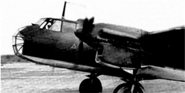 Иллюстрация к книге — Небо вторжения. Горячее лето 1941 года [i_368.jpg]