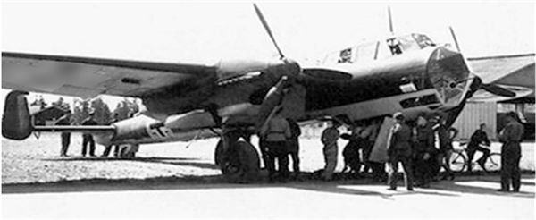 Иллюстрация к книге — Небо вторжения. Горячее лето 1941 года [i_372.jpg]