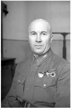 Иллюстрация к книге — Небо вторжения. Горячее лето 1941 года [i_380.jpg]