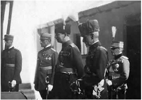 Иллюстрация к книге — Небо вторжения. Горячее лето 1941 года [i_401.jpg]