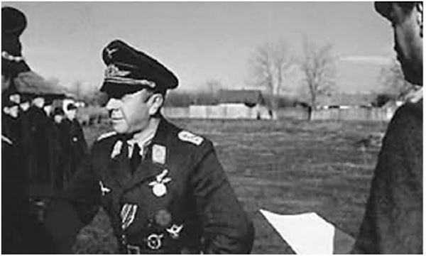 Иллюстрация к книге — Небо вторжения. Горячее лето 1941 года [i_421.jpg]