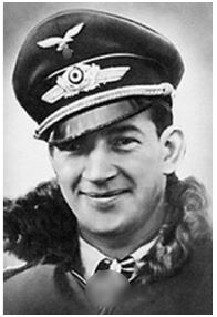 Иллюстрация к книге — Небо вторжения. Горячее лето 1941 года [i_450.jpg]