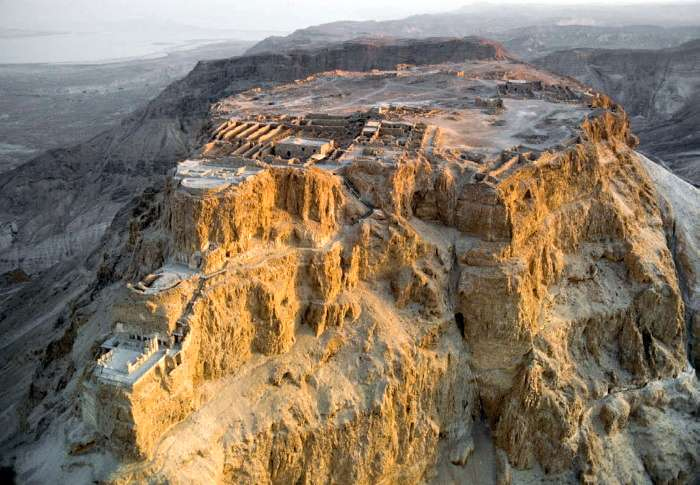 Иллюстрация к книге — История иудаизма [i_025.jpg]