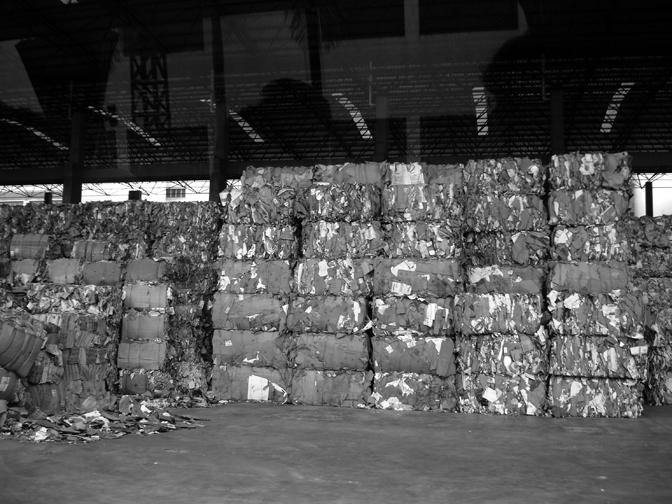 Иллюстрация к книге — Планета свалок. Путешествия по многомиллиардной мусорной индустрии [i_024.jpg]