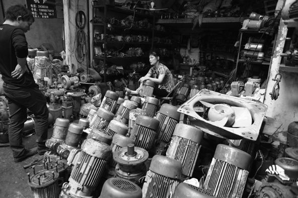 Иллюстрация к книге — Планета свалок. Путешествия по многомиллиардной мусорной индустрии [i_029.jpg]