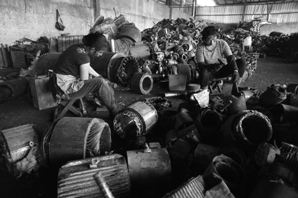 Иллюстрация к книге — Планета свалок. Путешествия по многомиллиардной мусорной индустрии [i_030.jpg]