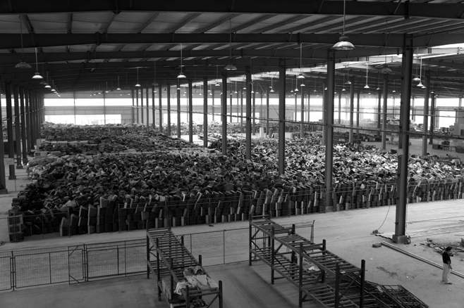 Иллюстрация к книге — Планета свалок. Путешествия по многомиллиардной мусорной индустрии [i_069.jpg]