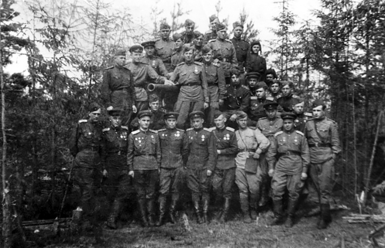 Иллюстрация к книге — Июль 1944. Битва за Псков [i_068.jpg]