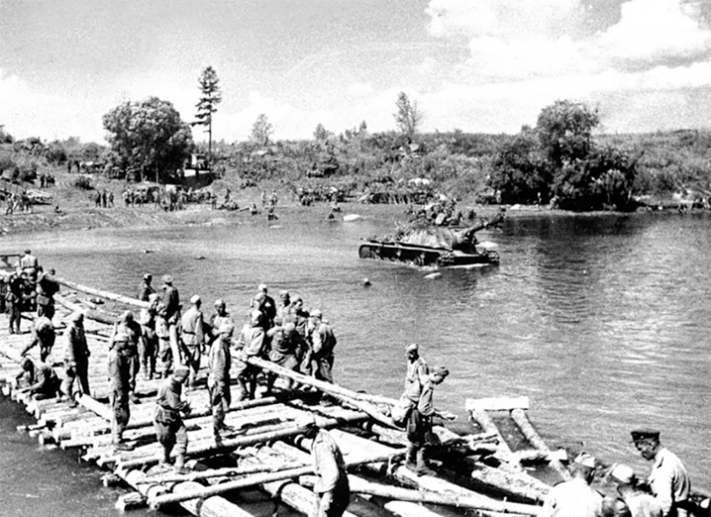 Иллюстрация к книге — Июль 1944. Битва за Псков [i_099.jpg]