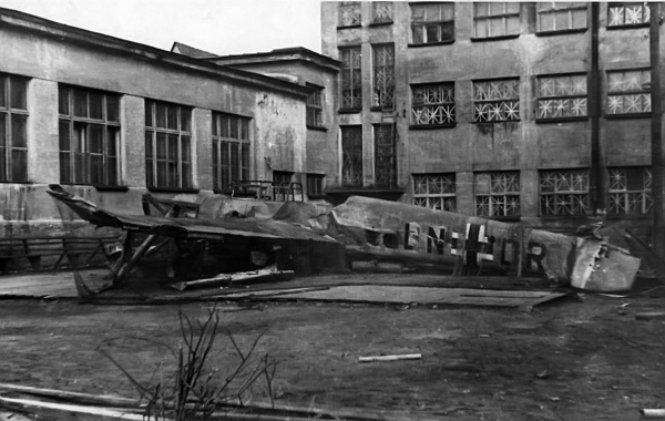 Иллюстрация к книге — 1941: Воздушная война в Заполярье [i_023.jpg]