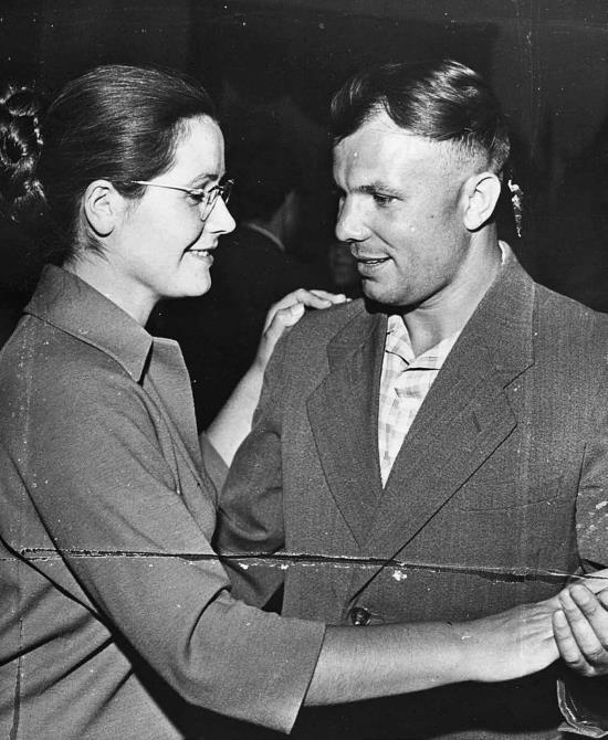 Иллюстрация к книге — Юрий Гагарин. Первый человек в космосе. Как это было [i_041.jpg]