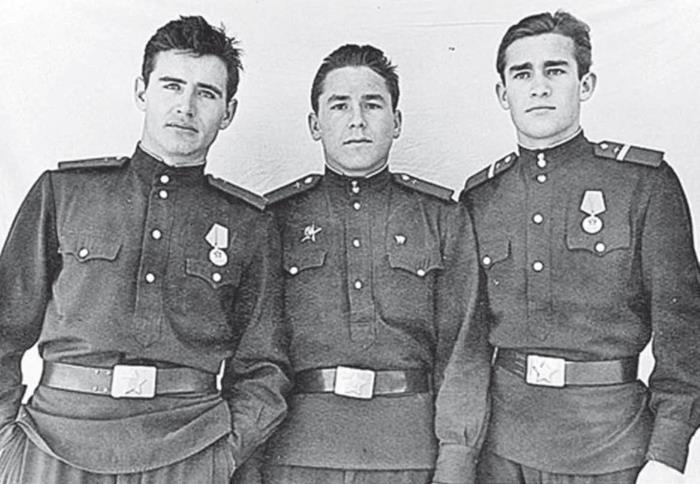 Иллюстрация к книге — Юрий Гагарин. Первый человек в космосе. Как это было [i_048.jpg]