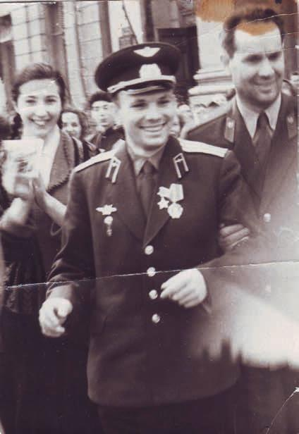 Иллюстрация к книге — Юрий Гагарин. Первый человек в космосе. Как это было [i_070.jpg]