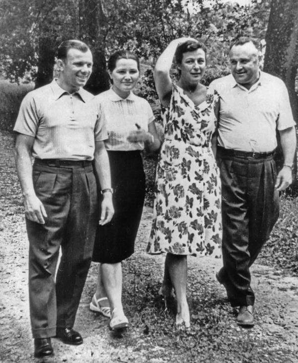 Иллюстрация к книге — Юрий Гагарин. Первый человек в космосе. Как это было [i_072.jpg]