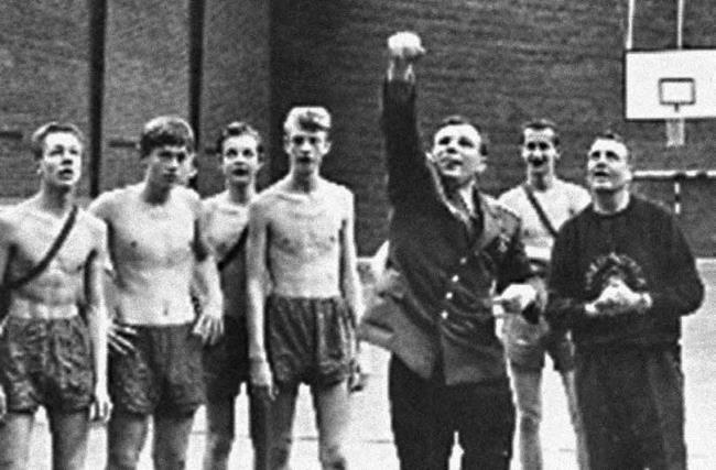 Иллюстрация к книге — Юрий Гагарин. Первый человек в космосе. Как это было [i_086.jpg]