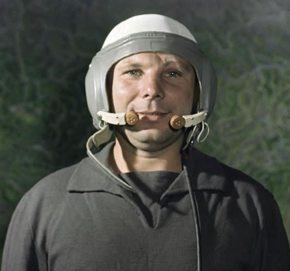 Иллюстрация к книге — Юрий Гагарин. Первый человек в космосе. Как это было [i_093.jpg]