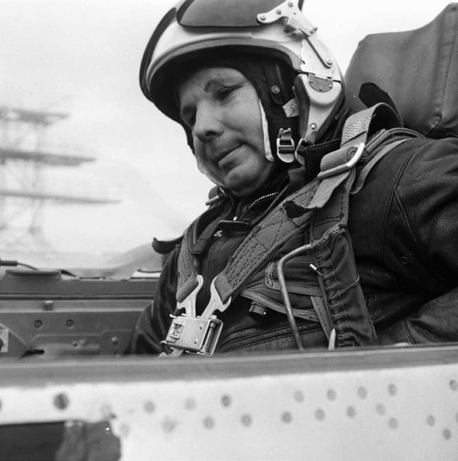 Иллюстрация к книге — Юрий Гагарин. Первый человек в космосе. Как это было [i_094.jpg]