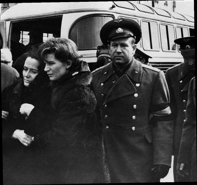 Иллюстрация к книге — Юрий Гагарин. Первый человек в космосе. Как это было [i_108.jpg]