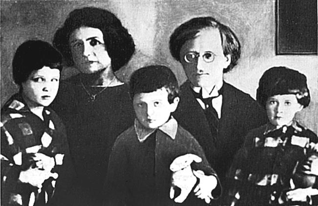 Иллюстрация к книге — 1937. Большой террор. Хроника одного года [i_003.jpg]